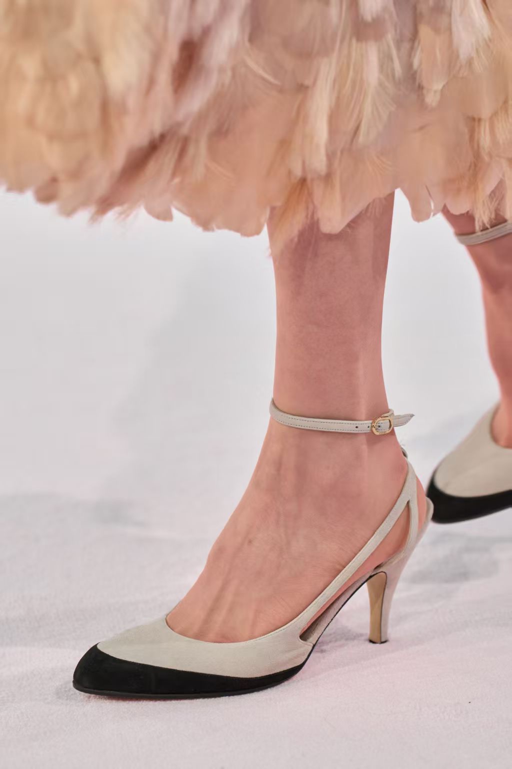 Summer Clothing Colors - Nouvelles sandales slingback à bout pointu